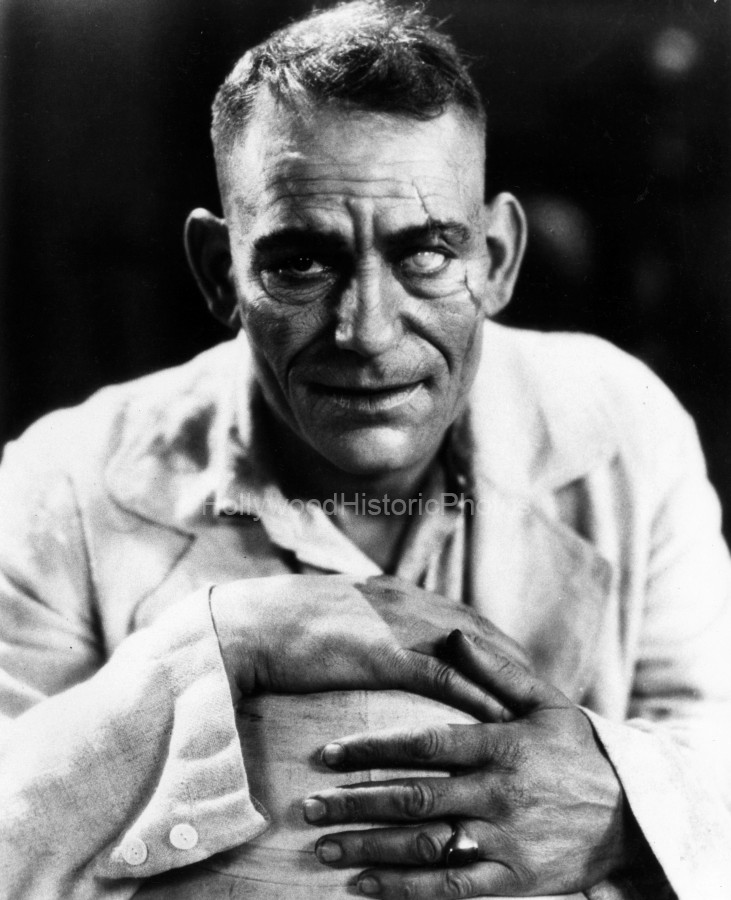 Lon Chaney 1926 3 .jpg